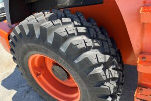 サムネイル: 平成26年　日立　ZW90　1.1立米　スノースパイクタイヤ装着車（車検令和8年10月）