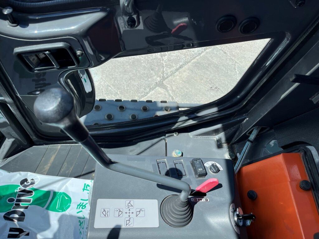 平成26年　日立　ZW90　1.1立米　スノースパイクタイヤ装着車（車検令和8年10月）