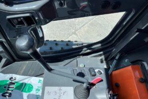 サムネイル: 平成26年　日立　ZW90　1.1立米　スノースパイクタイヤ装着車（車検令和8年10月）