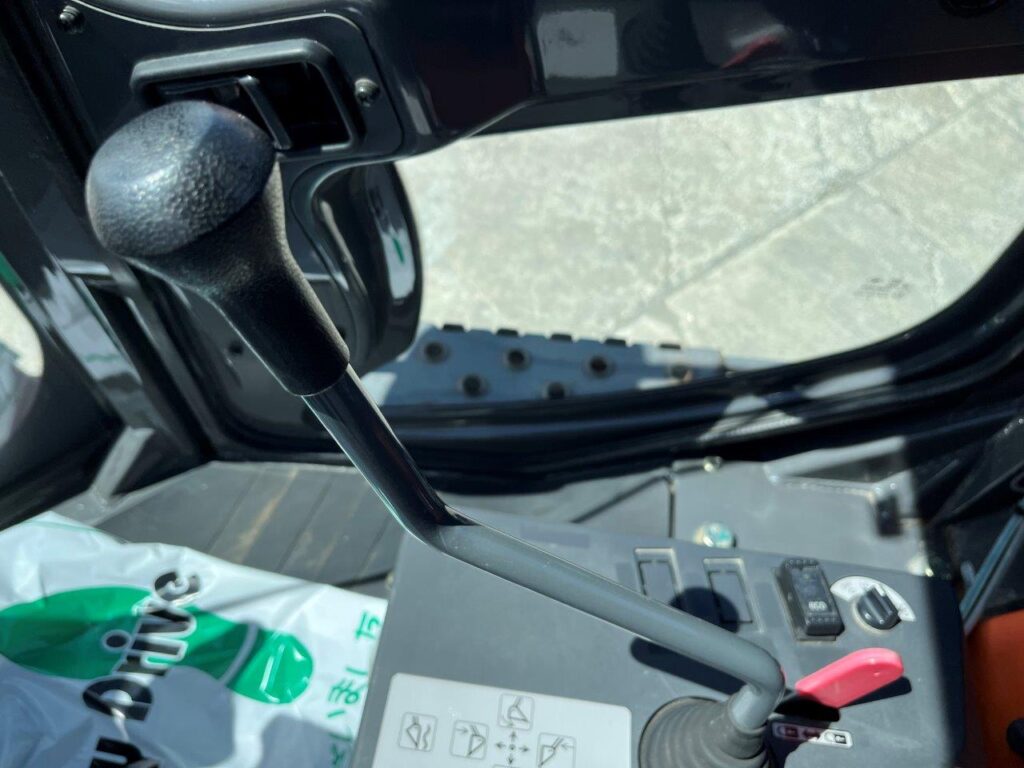 平成26年　日立　ZW90　1.1立米　スノースパイクタイヤ装着車（車検令和8年10月）