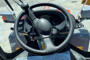 サムネイル: 平成26年　日立　ZW90　1.1立米　スノースパイクタイヤ装着車（車検令和8年10月）