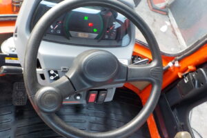 サムネイル: 令和1年　クボタ　ホイールローダー　R530E　★0.5立米★使用時間約420HR★