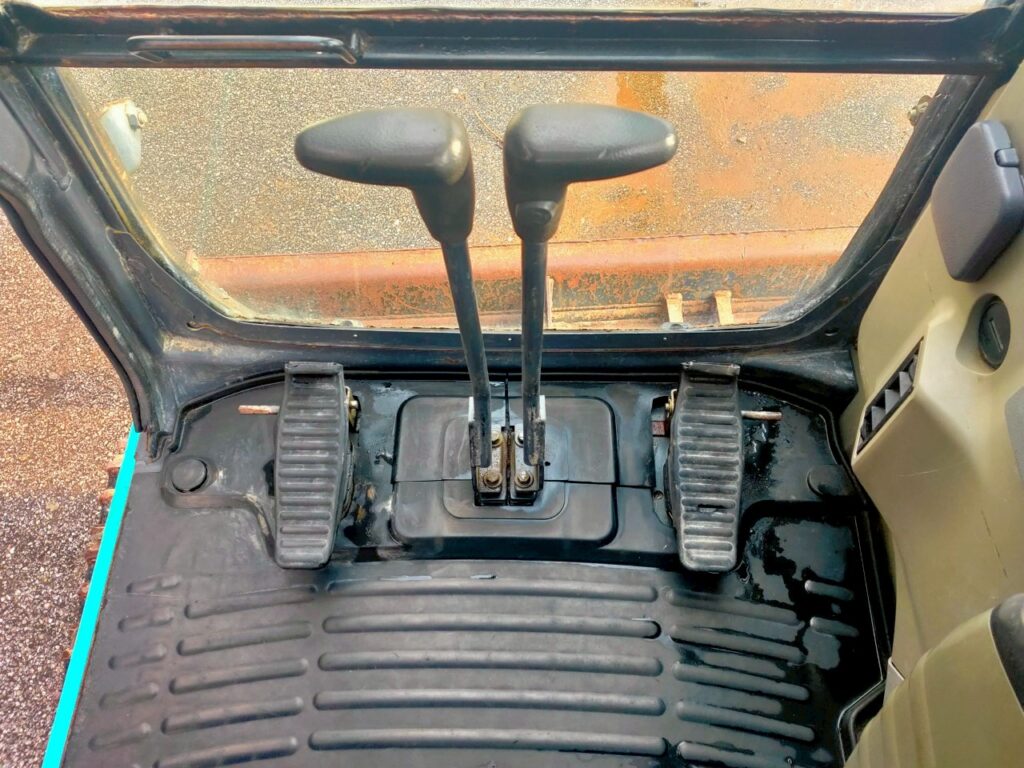 平成年18年　コベルコ　油圧ショベル　SK70SR-1ES