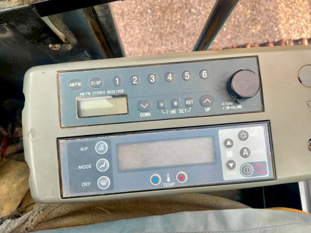 平成年18年　コベルコ　油圧ショベル　SK70SR-1ES