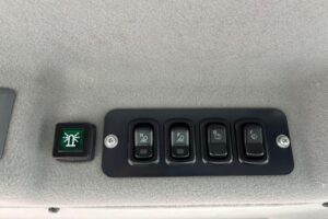 サムネイル: 令和1年　クボタ　R430M　0.4立米　盗難防止装置装着機・チェーン付・使用時間629時間！