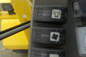 サムネイル: 平成25年　ヤンマー　ホイールローダー　V3-6　★0.4立米★バケット幅157㎝使用時間約750HR★