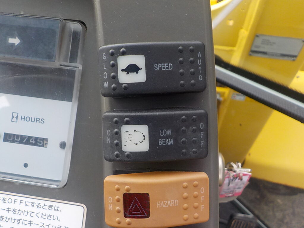 平成25年　ヤンマー　ホイールローダー　V3-6　★0.4立米★バケット幅157㎝使用時間約750HR★