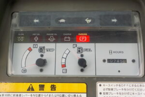 サムネイル: 平成25年　ヤンマー　ホイールローダー　V3-6　★0.4立米★バケット幅157㎝使用時間約750HR★