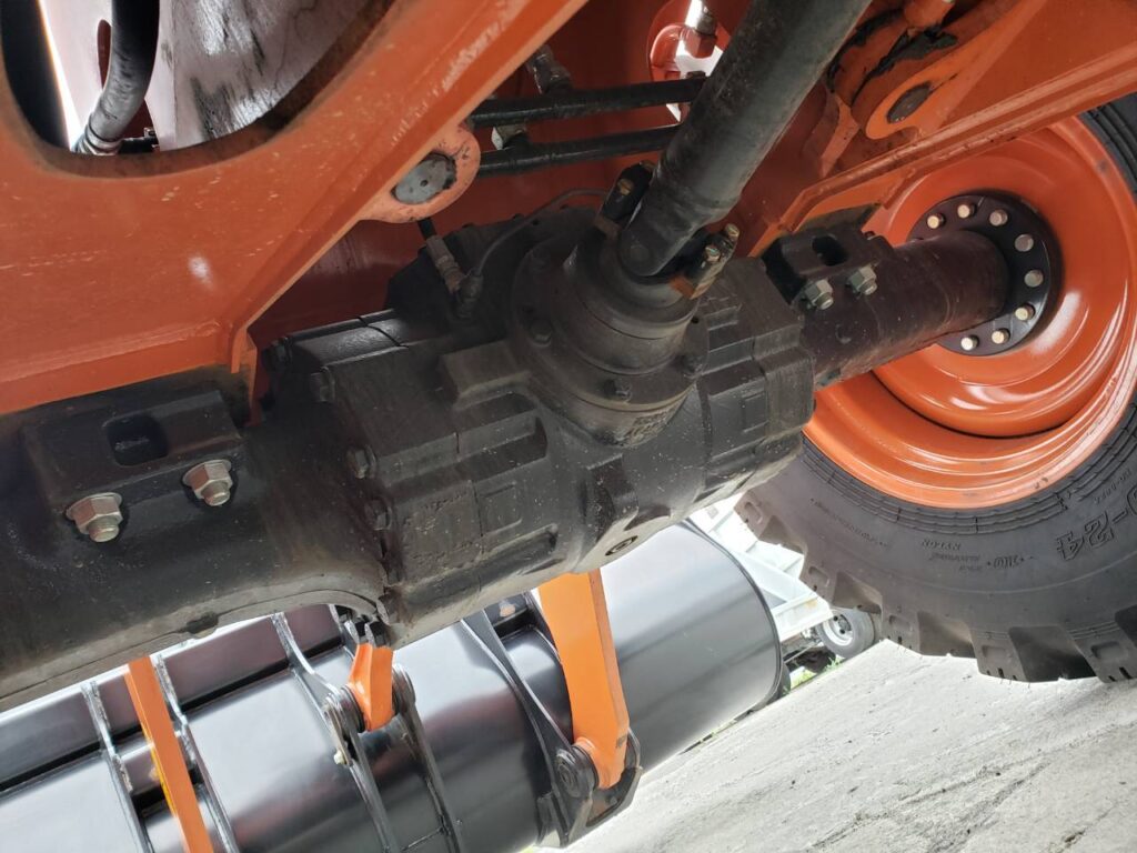令和６年　日立　ZW100-6　スノースパイクタイヤ・エアコン付　1.3立米（車検令和8年12月）