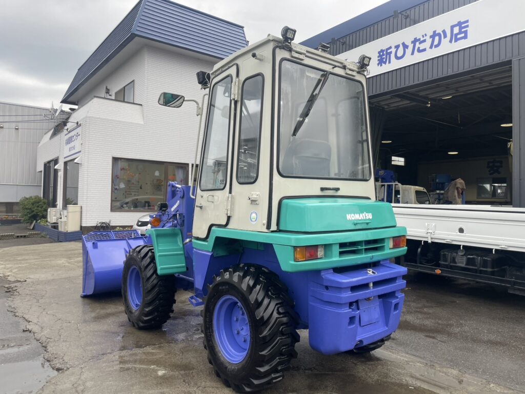 平成8年　コマツWA30-5E　0.4㎥　バケット幅168cm　使用時間2502HR