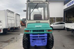 サムネイル: 平成8年　コマツWA30-5E　0.4㎥　バケット幅168cm　使用時間2502HR