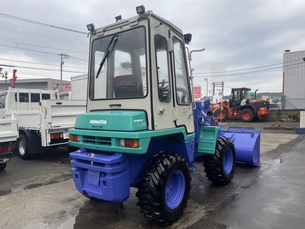 平成8年　コマツWA30-5E　0.4㎥　バケット幅168cm　使用時間2502HR