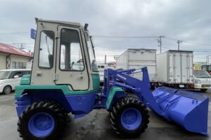 サムネイル: 平成8年　コマツWA30-5E　0.4㎥　バケット幅168cm　使用時間2502HR