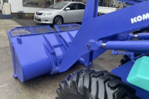 サムネイル: 平成8年　コマツWA30-5E　0.4㎥　バケット幅168cm　使用時間2502HR