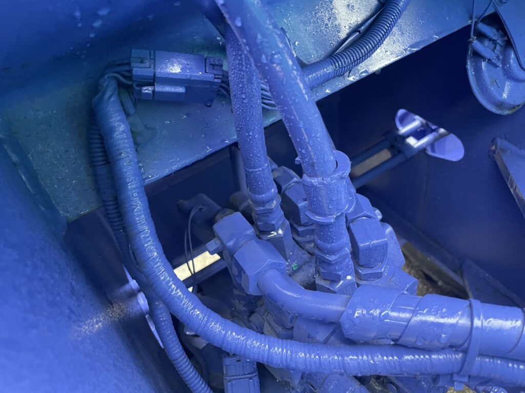 平成8年　コマツWA30-5E　0.4㎥　バケット幅168cm　使用時間2502HR