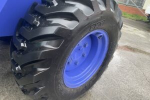 サムネイル: 平成8年　コマツWA30-5E　0.4㎥　バケット幅168cm　使用時間2502HR