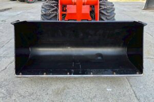 サムネイル: 平成25年　クボタ R430Z　バケット幅158cm　0.4立米　使用時間1071時間