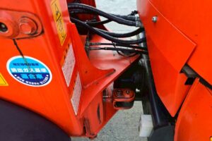 サムネイル: 平成25年　クボタ R430Z　バケット幅158cm　0.4立米　使用時間1071時間