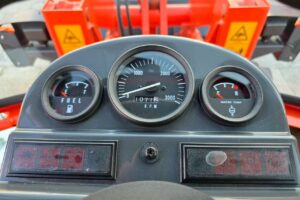 サムネイル: 平成25年　クボタ R430Z　バケット幅158cm　0.4立米　使用時間1071時間