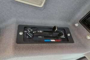 サムネイル: 平成25年　クボタ R430Z　バケット幅158cm　0.4立米　使用時間1071時間