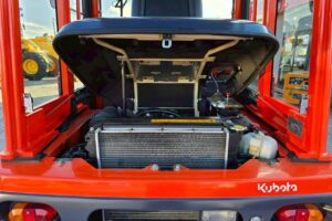 サムネイル: 平成25年　クボタ R430Z　バケット幅158cm　0.4立米　使用時間1071時間