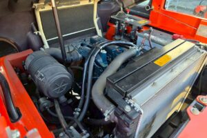 サムネイル: 平成25年　クボタ R430Z　バケット幅158cm　0.4立米　使用時間1071時間