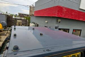 サムネイル: 平成29年　ヤンマー　V4-7　スノータイヤ・チェーン付き　使用時間1300時間　0.５立米