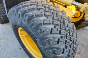 サムネイル: ２００１年式　コマツ WA80-3　0.9立米　スノウプラウ・バケット付（車検令和7年11月）