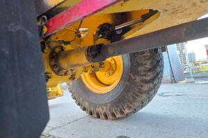 サムネイル: ２００１年式　コマツ WA80-3　0.9立米　スノウプラウ・バケット付（車検令和7年11月）