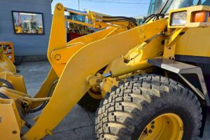 サムネイル: ２００１年式　コマツ WA80-3　0.9立米　スノウプラウ・バケット付（車検令和7年11月）