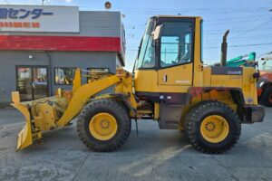 サムネイル: ２００１年式　コマツ WA80-3　0.9立米　スノウプラウ・バケット付（車検令和7年11月）