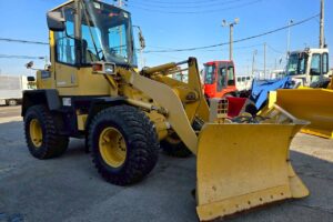 サムネイル: ２００１年式　コマツ WA80-3　0.9立米　スノウプラウ・バケット付（車検令和7年11月）