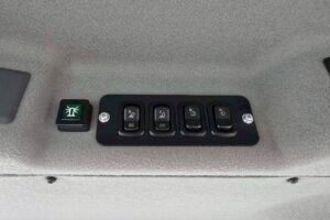 サムネイル: 令和６年　クボタ　R430M　ちょい乗り　2024年モデル　0.4㎥　スノータイヤ（チェーン付き）盗難防止装置　★使用時間４６ＨＲ★