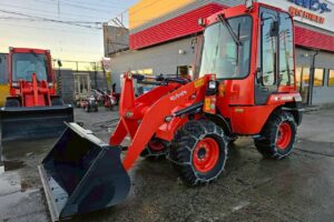 令和６年　クボタ　R430M　ちょい乗り　2024年モデル　0.4㎥　スノータイヤ（チェーン付き）盗難防止装置　★使用時間４６ＨＲ★