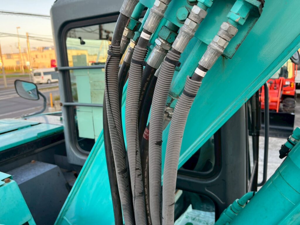 コベルコ　バックホー　SK80UR-6E　0.28㎥　オフセットブーム・クレーン仕様・旋回マルチ・後方超小旋回