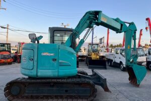 サムネイル: コベルコ　バックホー　SK80UR-6E　0.28㎥　オフセットブーム・クレーン仕様・旋回マルチ・後方超小旋回