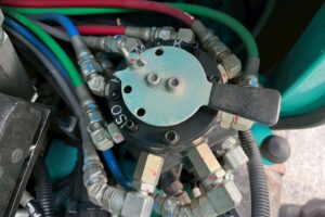 サムネイル: コベルコ　バックホー　SK80UR-6E　0.28㎥　オフセットブーム・クレーン仕様・旋回マルチ・後方超小旋回