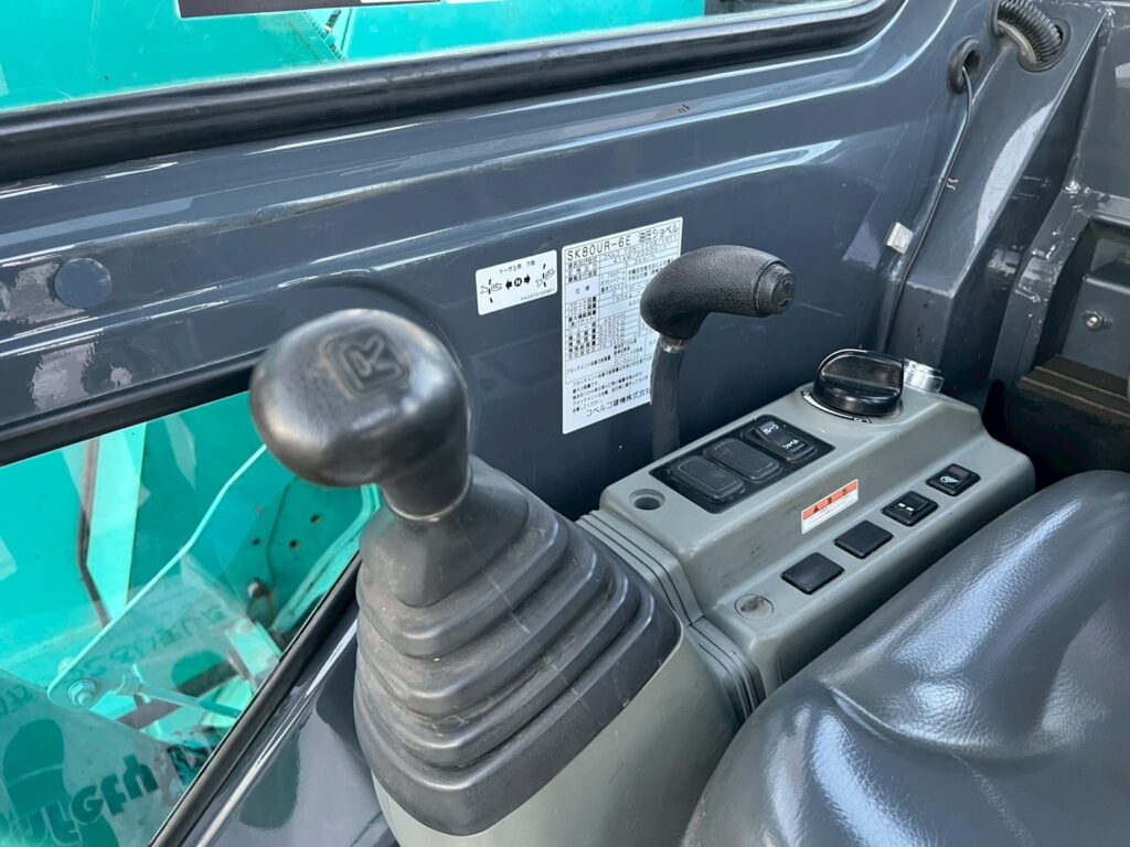 コベルコ　バックホー　SK80UR-6E　0.28㎥　オフセットブーム・クレーン仕様・旋回マルチ・後方超小旋回