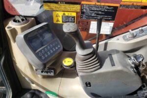 サムネイル: 平成年26年　日立　油圧ショベル　ZX75UR-3