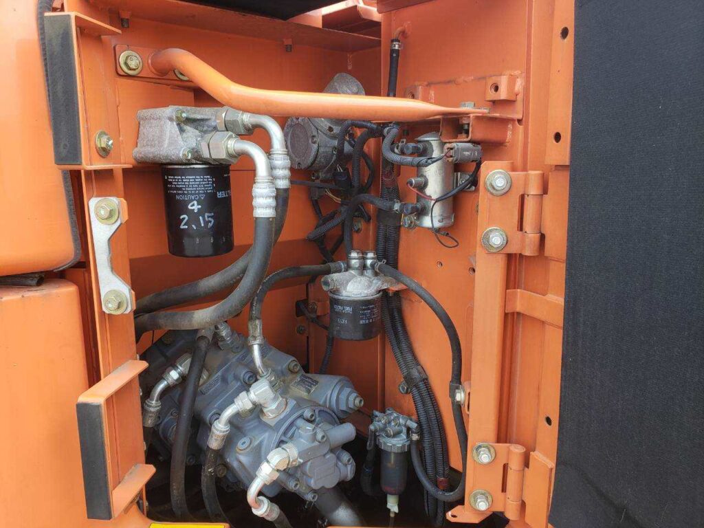 平成年26年　日立　油圧ショベル　ZX75UR-3