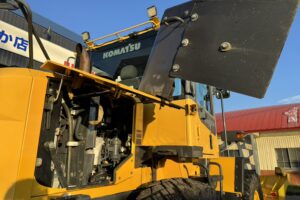サムネイル: 平成29年 コマツWA100-7Y 1.3㎥ ワンタッチ式 スノウプラウ 検令和9年9月