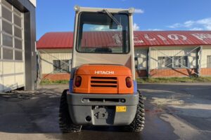 サムネイル: 平成13年 日立 LX30-7 0.5㎥ スノータイヤ バケット幅167cm ヒーター