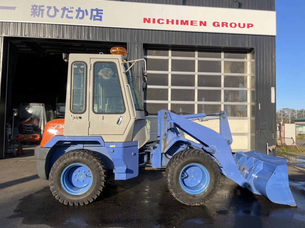 平成13年 日立 LX30-7 0.5㎥ スノータイヤ バケット幅167cm ヒーター
