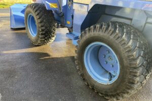 サムネイル: 平成13年 日立 LX30-7 0.5㎥ スノータイヤ バケット幅167cm ヒーター