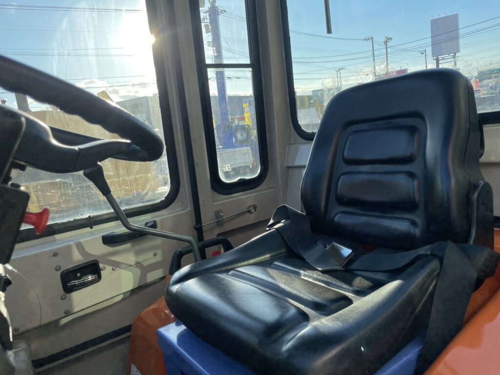 平成13年 日立 LX30-7 0.5㎥ スノータイヤ バケット幅167cm ヒーター