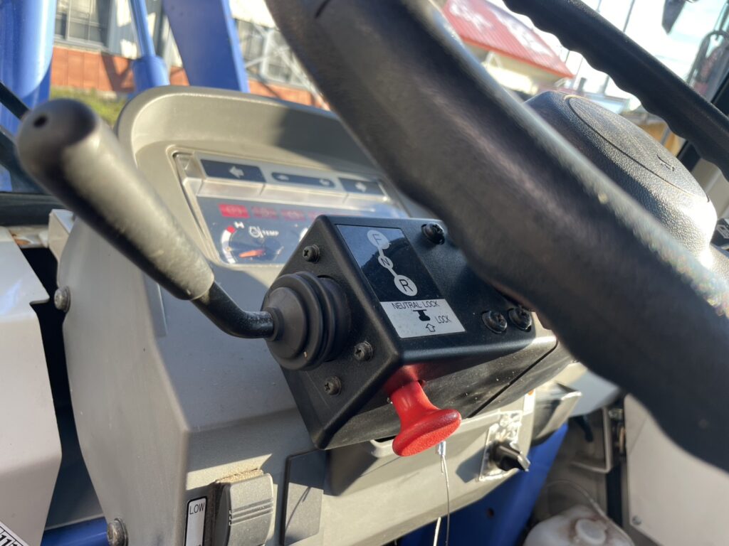 平成13年 日立 LX30-7 0.5㎥ スノータイヤ バケット幅167cm ヒーター