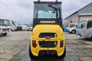 サムネイル: 平成28年　ヤンマー　V3-7　0.4立米　スノースパイクタイヤ装着車・使用時間712時間