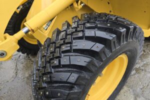 サムネイル: 平成28年　ヤンマー　V3-7　0.4立米　スノースパイクタイヤ装着車・使用時間712時間