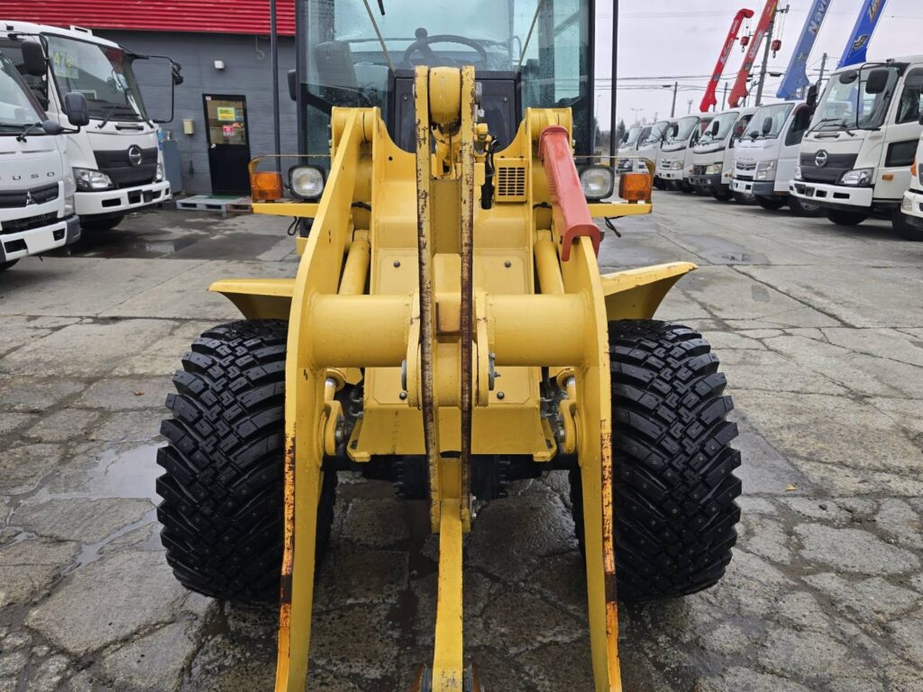 平成28年　ヤンマー　V3-7　0.4立米　スノースパイクタイヤ装着車・使用時間712時間