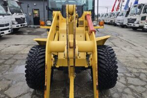 サムネイル: 平成28年　ヤンマー　V3-7　0.4立米　スノースパイクタイヤ装着車・使用時間712時間